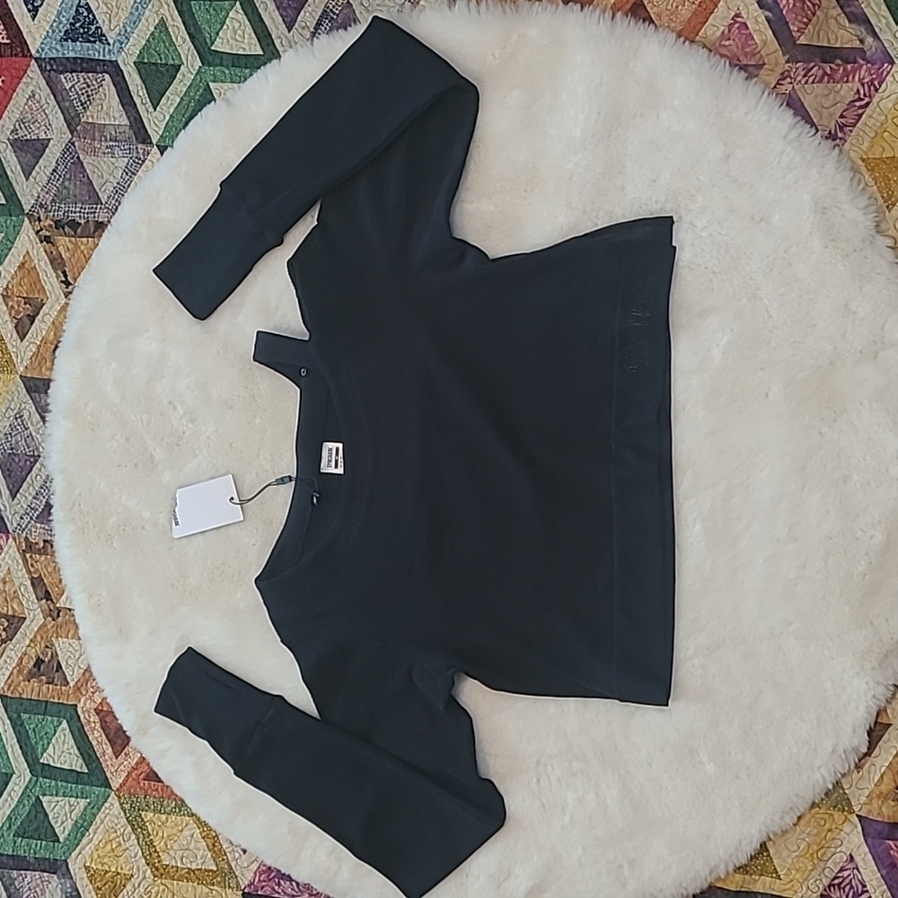 NWT Gymshark Black Cute Long Sleeve Athletic Athleisure Workout Crop Top